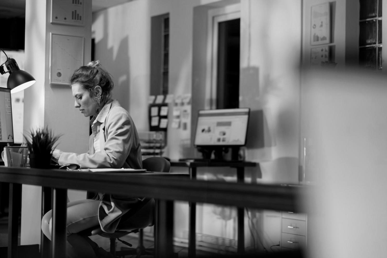 students collaborating on blockchain development project during hands-on session